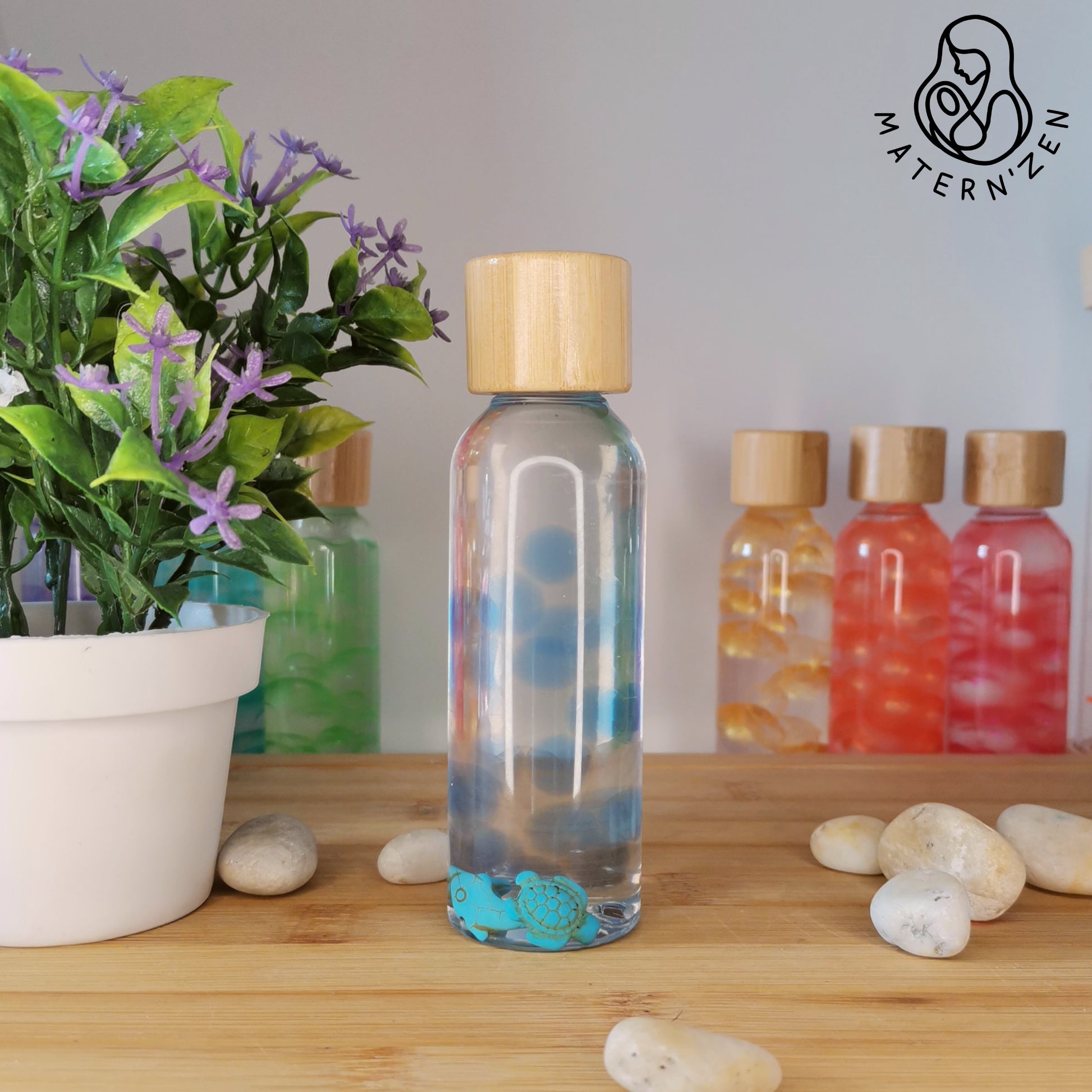 Peke's - ♥️💙BOTELLA SENSORIAL💙♥️ 📌 Llamado también frasco de la calma 📌  Dirigidos a niños en edad preescolar e infantil, son unas simples botellas  de plástico 🧴, que se llenan de objetos